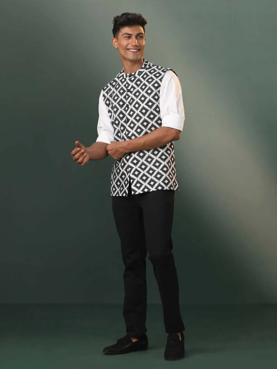 Jashvi Men's Black Ikkat Print Cotton Nehru Jacket