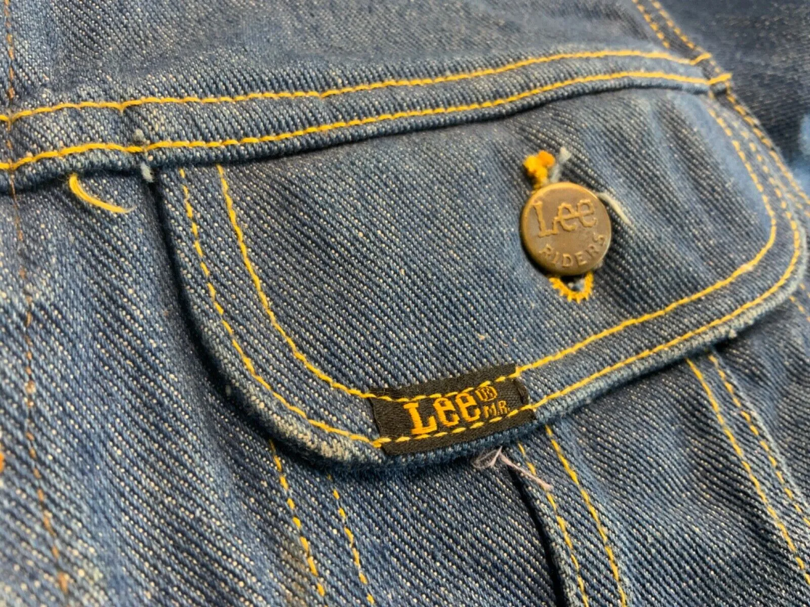 RARE VTG EARLY 1970s USA MADE LEE JEANS TRUCKER STIFF DENIM JACKET 34” XS