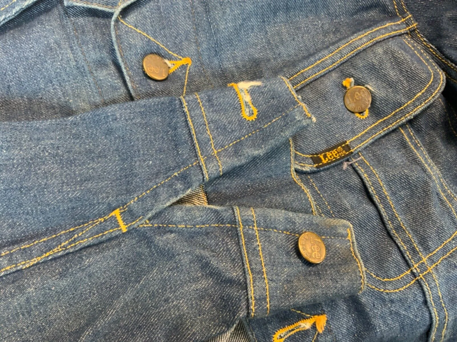 RARE VTG EARLY 1970s USA MADE LEE JEANS TRUCKER STIFF DENIM JACKET 34” XS